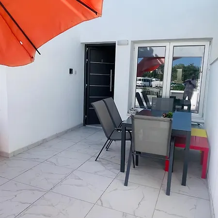 Apartment Sea Breeze -