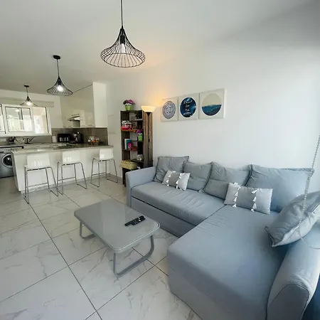 Apartment Sea Breeze - Voroklini