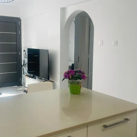 Apartment Sea Breeze -