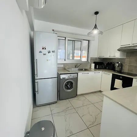 Apartment Sea Breeze - *