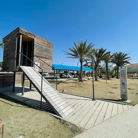 Apartment Sea Breeze - *